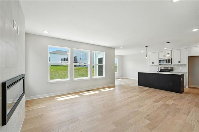 715 Glenn Circle, Raymore, MO 64083