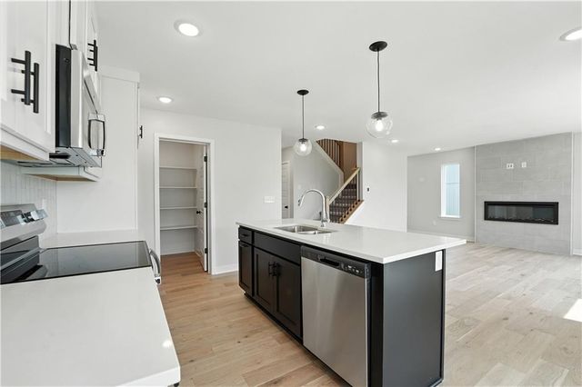 715 Glenn Circle, Raymore, MO 64083