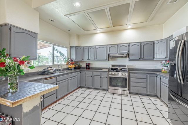 38740 E 25th Street, Palmdale, CA 93550