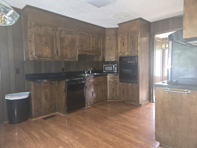 2126 Nunley St, Greenbrier, TN 37073