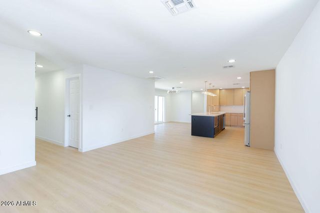 8435 S 16TH Place, Phoenix, AZ 85042