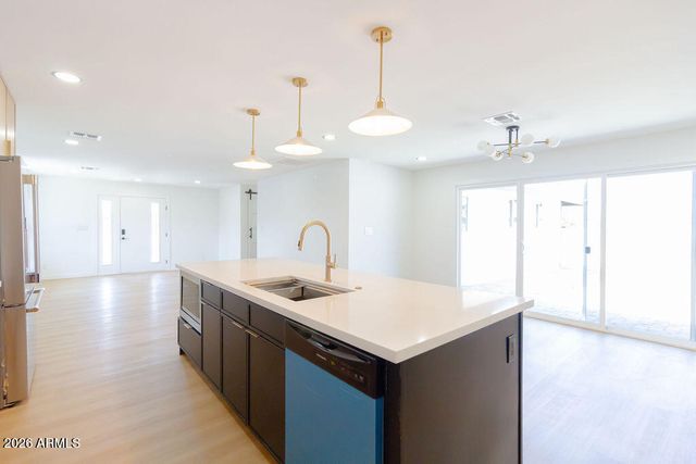 8435 S 16TH Place, Phoenix, AZ 85042