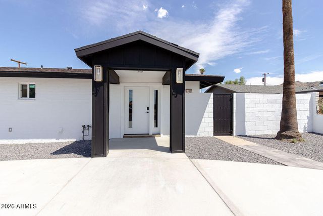 8435 S 16TH Place, Phoenix, AZ 85042