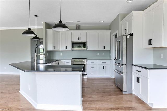 2430 Ballahack RD, Chesapeake, VA 23322