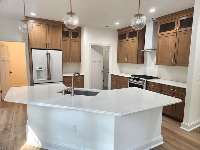 2430 Ballahack RD, Chesapeake, VA 23322