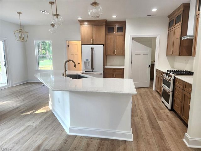 2430 Ballahack RD, Chesapeake, VA 23322