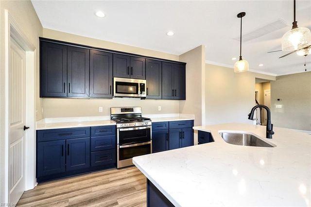 2430 Ballahack RD, Chesapeake, VA 23322