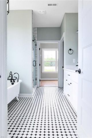 2430 Ballahack RD, Chesapeake, VA 23322