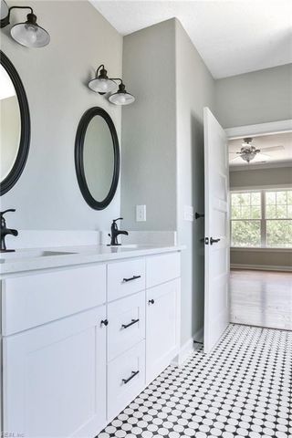 2430 Ballahack RD, Chesapeake, VA 23322