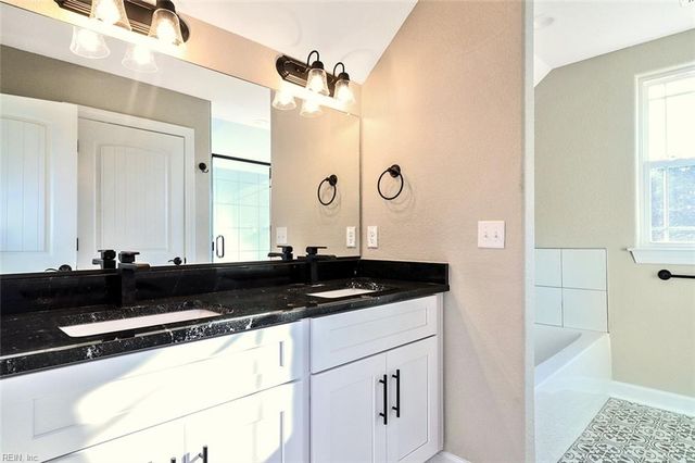 2430 Ballahack RD, Chesapeake, VA 23322