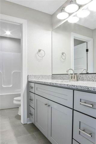 2430 Ballahack RD, Chesapeake, VA 23322