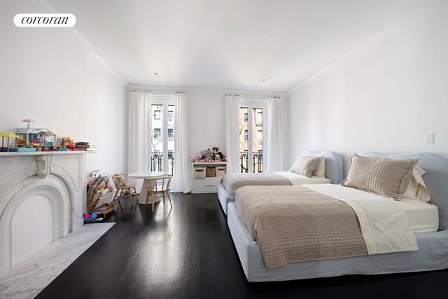 481 W 22ND Street, New York City, NY 10011