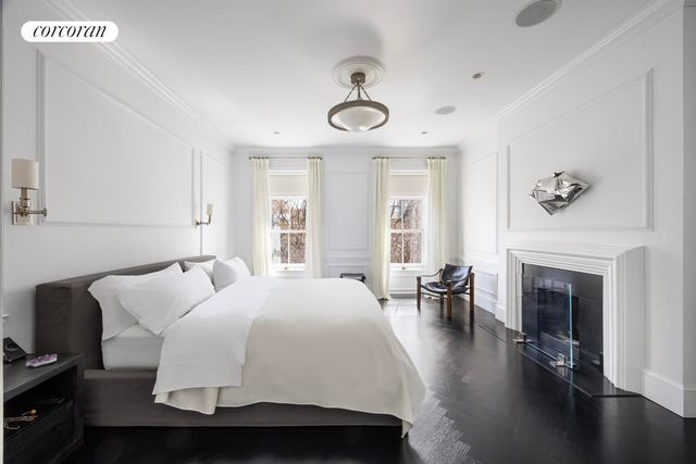 481 W 22ND Street, New York City, NY 10011