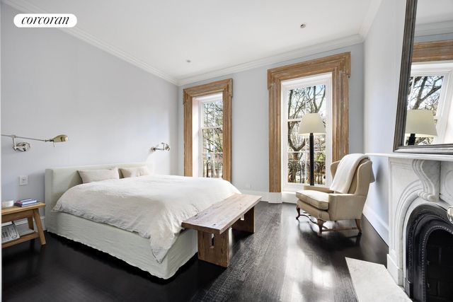 481 W 22ND Street, New York City, NY 10011