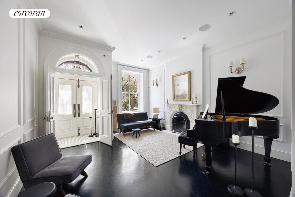481 W 22ND Street, New York City, NY 10011
