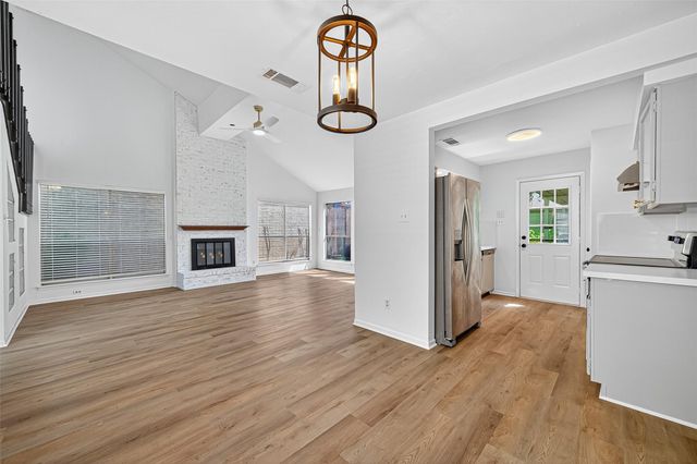 1917 Trixie Lane, Houston, TX 77042