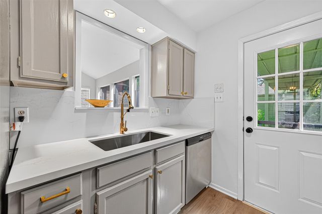 1917 Trixie Lane, Houston, TX 77042