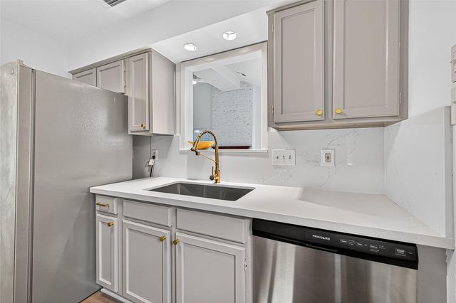 1917 Trixie Lane, Houston, TX 77042