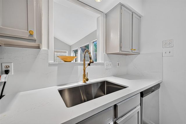 1917 Trixie Lane, Houston, TX 77042