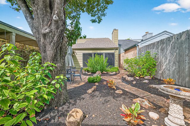 1917 Trixie Lane, Houston, TX 77042