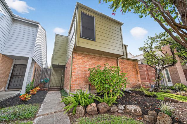 1917 Trixie Lane, Houston, TX 77042