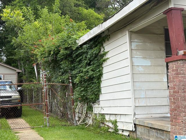 2420 6TH AVENUE N, Bessemer, AL 35020