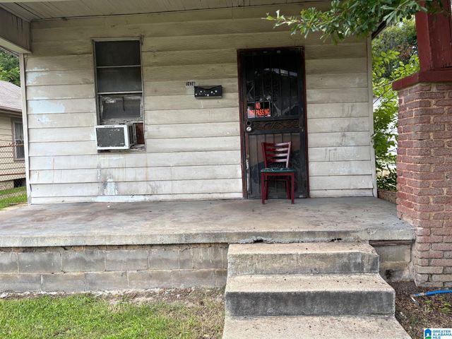 2420 6TH AVENUE N, Bessemer, AL 35020