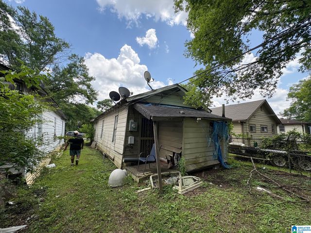 2420 6TH AVENUE N, Bessemer, AL 35020