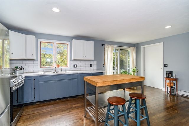 15 Florence Ave, Mashpee, MA 02649