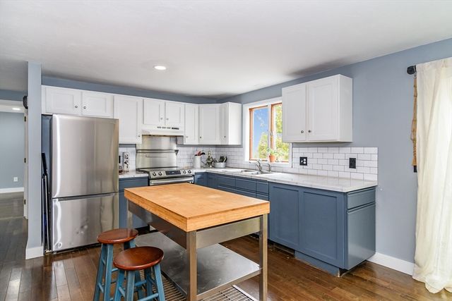 15 Florence Ave, Mashpee, MA 02649