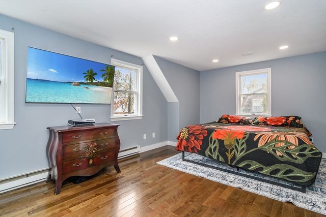 15 Florence Ave, Mashpee, MA 02649