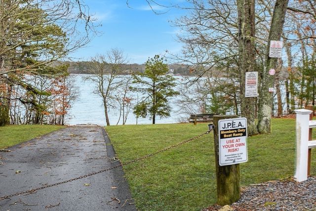 15 Florence Ave, Mashpee, MA 02649