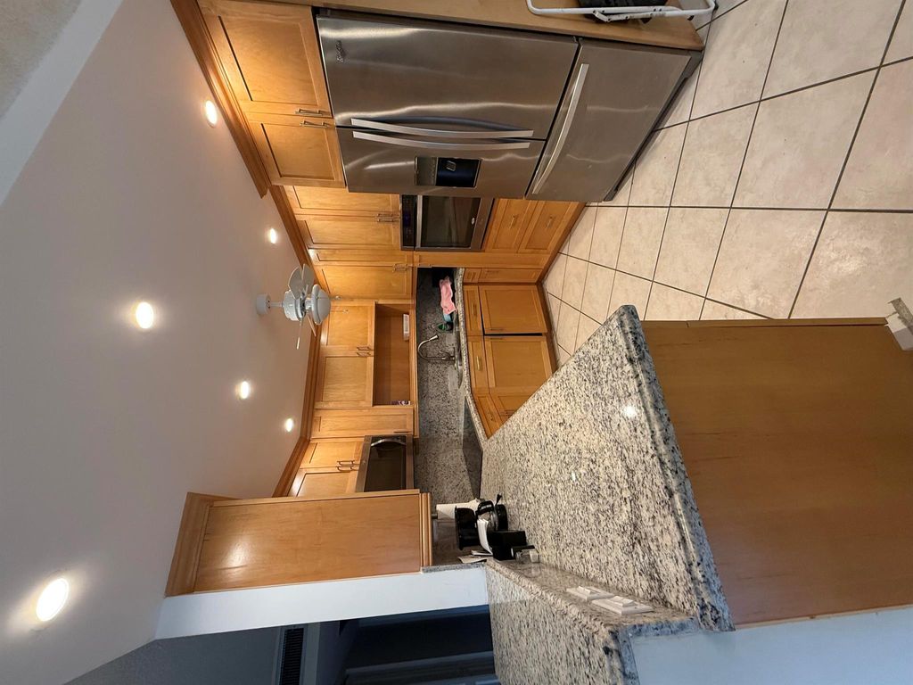 1046 Wolverton C, Boca Raton, FL 33434