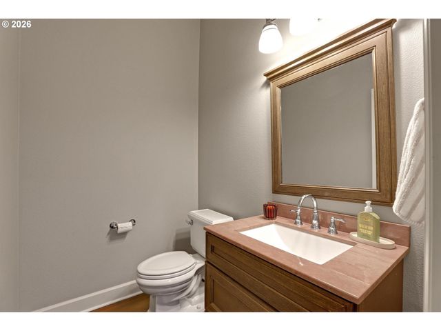 11046 Nw RIDGE Rd, Portland, OR 97229