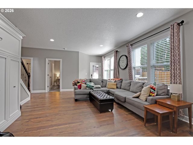 11046 Nw RIDGE Rd, Portland, OR 97229