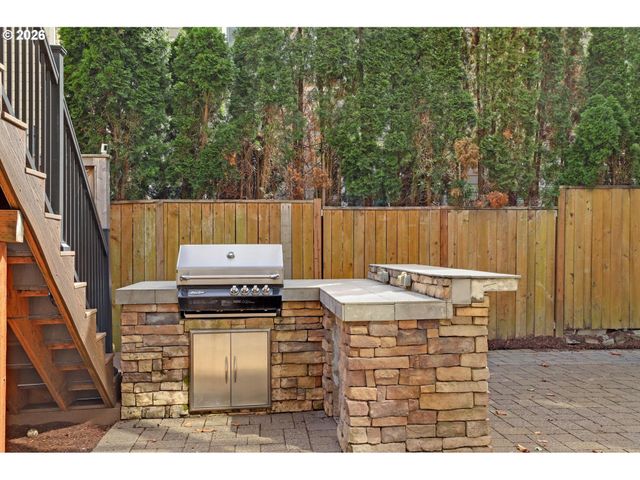 11046 Nw RIDGE Rd, Portland, OR 97229