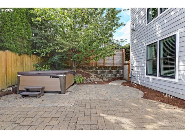 11046 Nw RIDGE Rd, Portland, OR 97229