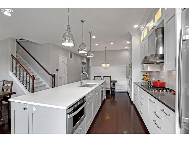 11046 Nw RIDGE Rd, Portland, OR 97229