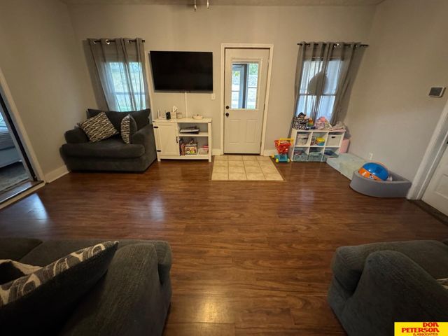 1709 L Street, Tekamah, NE 68061