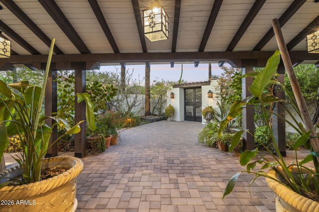 5700 N 33RD Place, Paradise Valley, AZ 85253