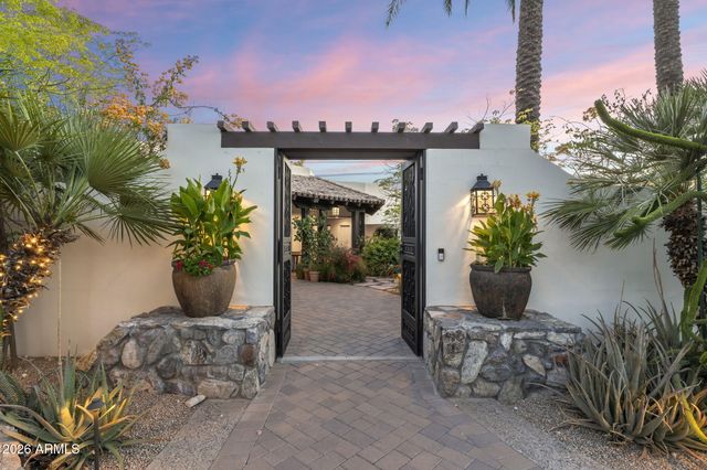 5700 N 33RD Place, Paradise Valley, AZ 85253