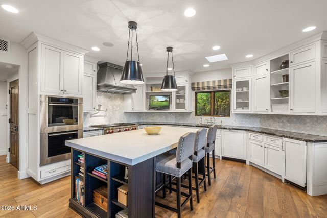 5700 N 33RD Place, Paradise Valley, AZ 85253