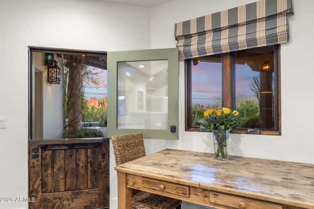 5700 N 33RD Place, Paradise Valley, AZ 85253