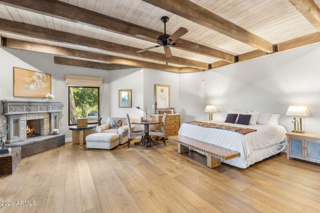 5700 N 33RD Place, Paradise Valley, AZ 85253