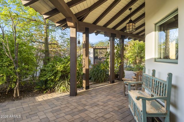 5700 N 33RD Place, Paradise Valley, AZ 85253