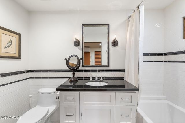 5700 N 33RD Place, Paradise Valley, AZ 85253