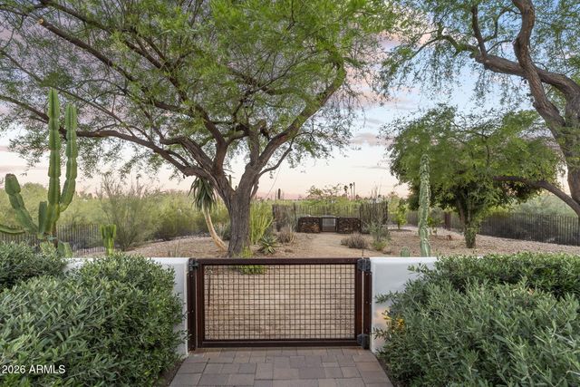 5700 N 33RD Place, Paradise Valley, AZ 85253