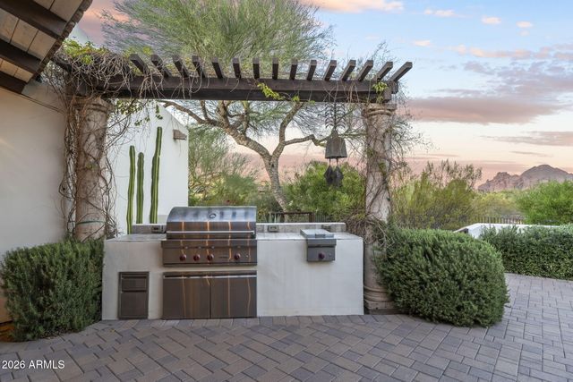 5700 N 33RD Place, Paradise Valley, AZ 85253