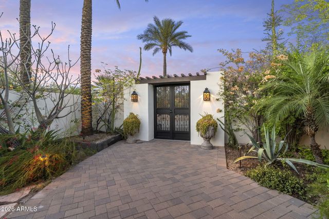 5700 N 33RD Place, Paradise Valley, AZ 85253