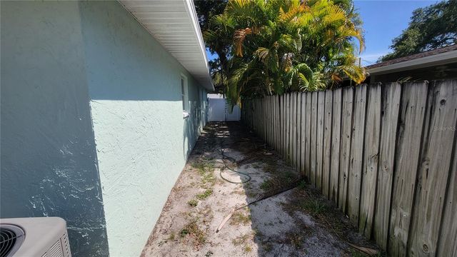 10597 101ST AVENUE, Seminole, FL 33772